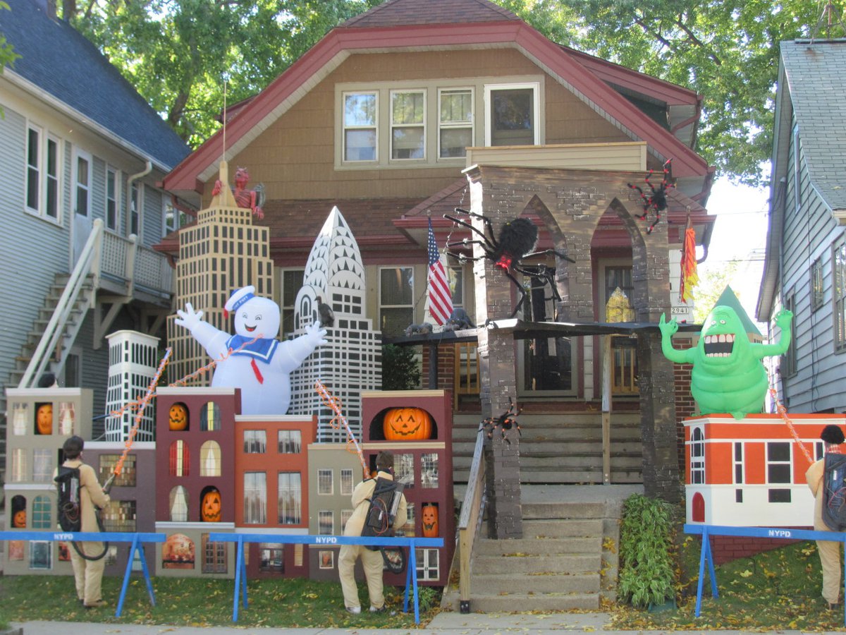 Bay View is the Halloween Decoration Capital of Milwaukee This Year