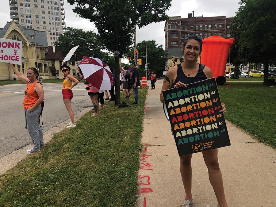 NewsTwo_CounterProtests_AbortionProtest_PhotoCreditEvanCasey_C.jpg