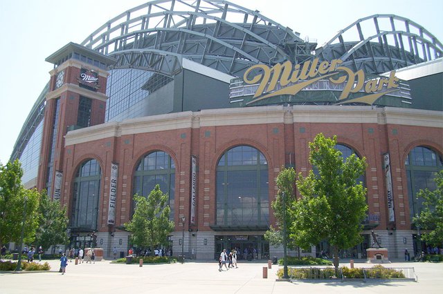 Milwaukee Brewers renaming stadium a mistake regardless of money