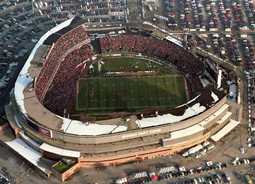 27 Years Ago, The Packers Said Goodbye to Milwaukee Shepherd Express