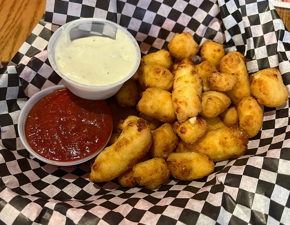 Steny's cheese curds