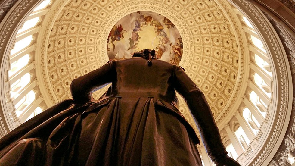 US Capitol rotunda with George Washington statue