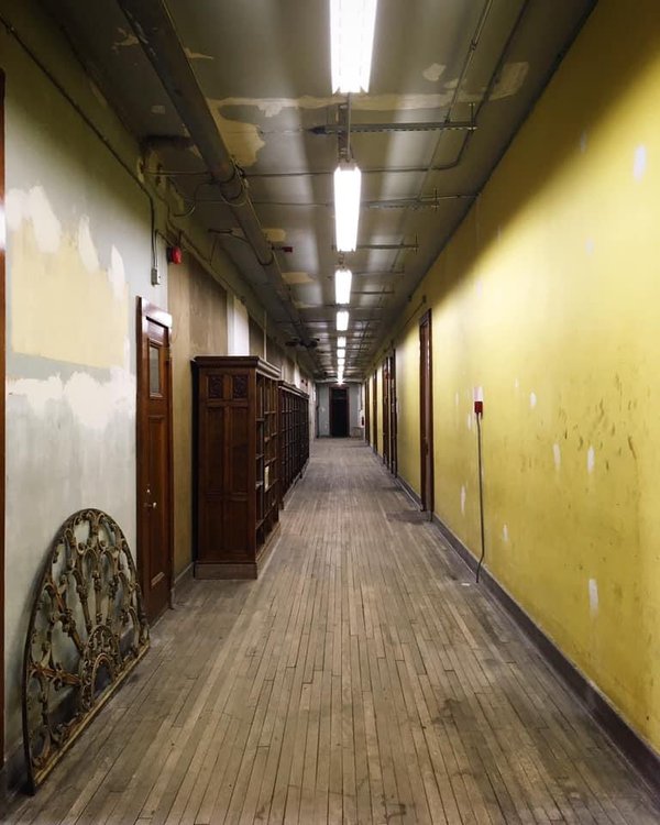 The former Milwaukee Public Museum’s office hallway that Simba roamed.