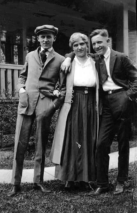 Spencer Tracy with mother and brother in 1919