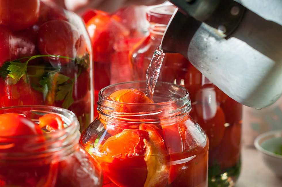 Canning fruit