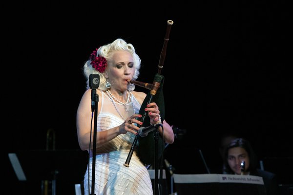 Gunhild Carling playing the bagpipes