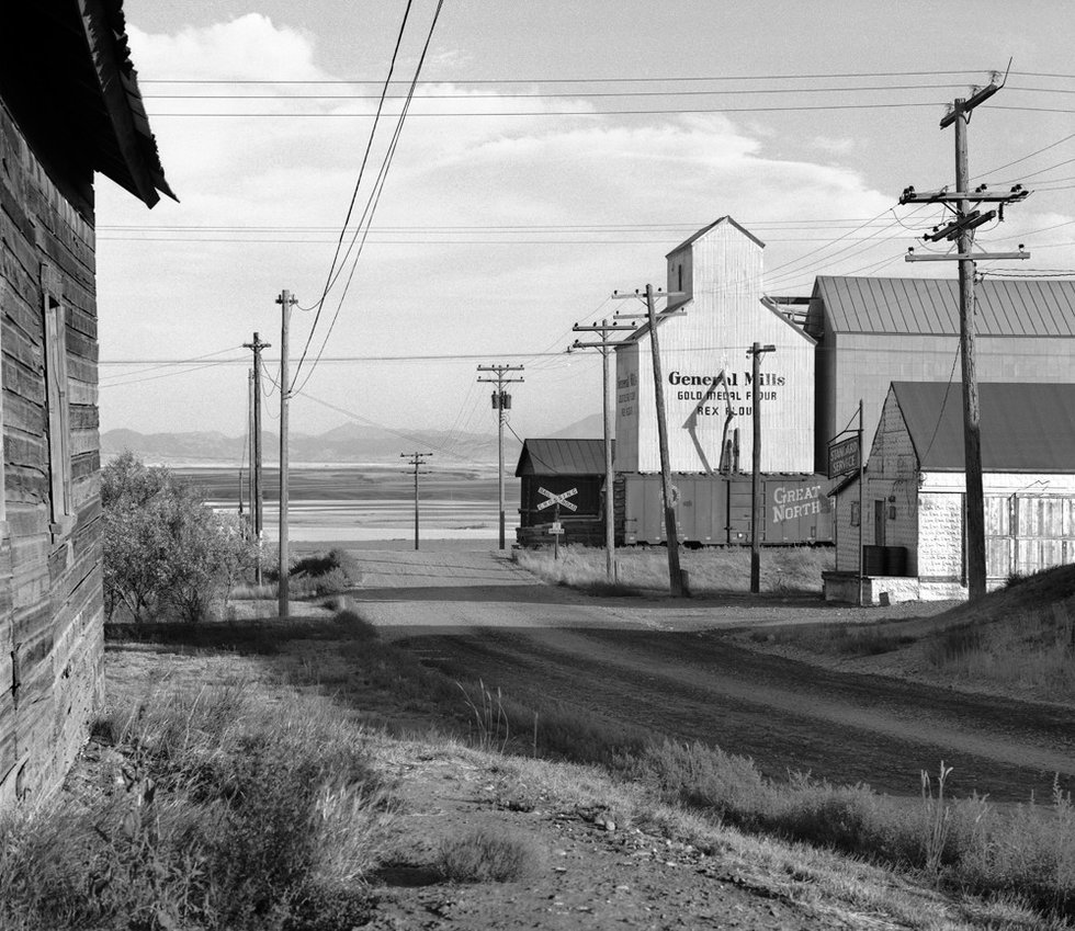 'Grain Elevators, Carter, Montana, 1971' by David Plowden