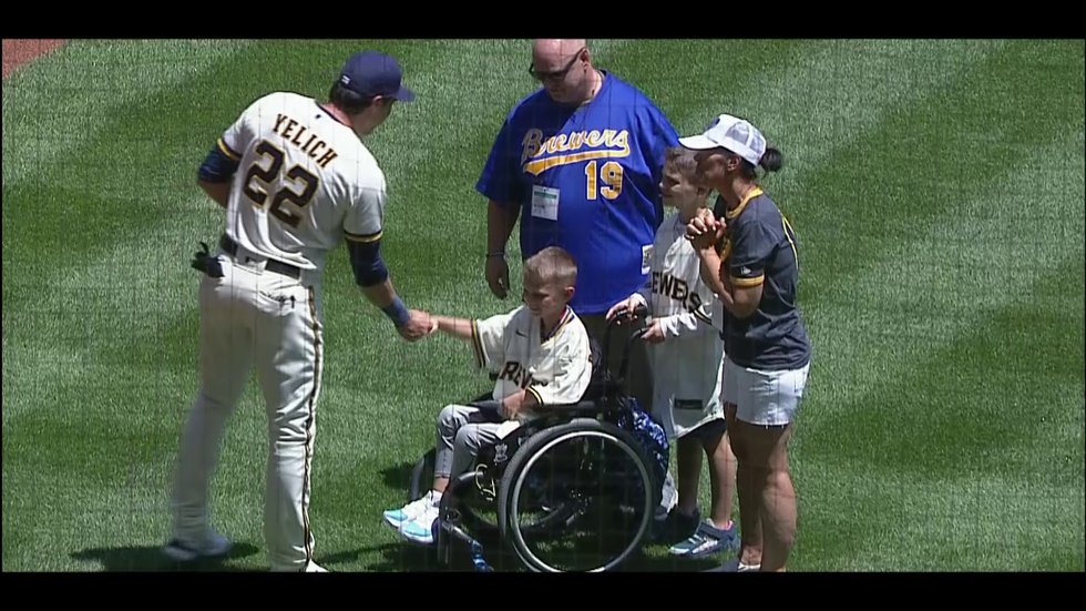 Brewers honor 8-year-old injured in Highland Park shooting