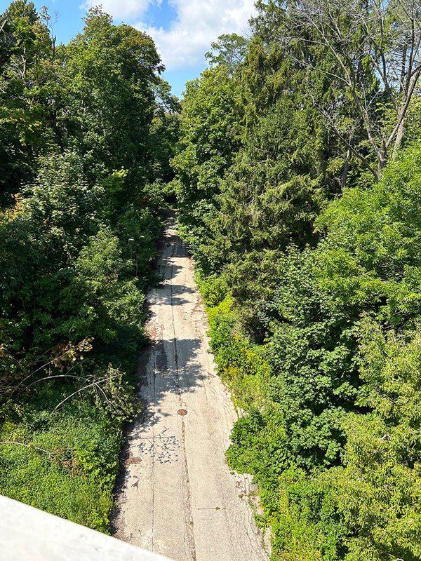 Ravine Road in Lake Park