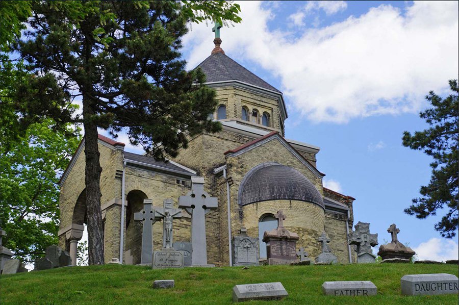 Calvary Cemetery Chapel