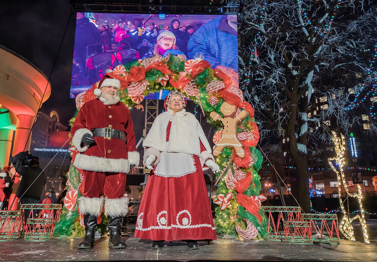 Milwaukee Holiday Lights Festival Returns to Make the Season Bright