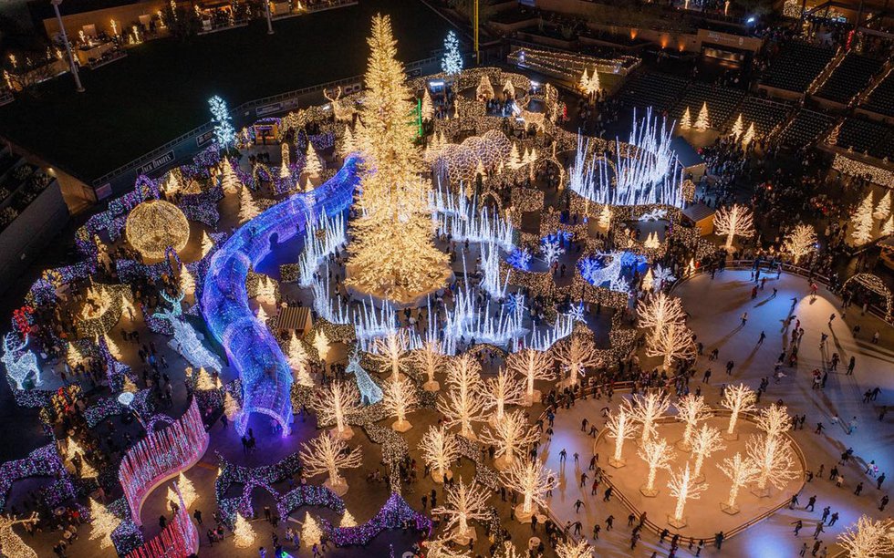 Enchant Christmas Introduces World's Largest Christmas Light Maze in