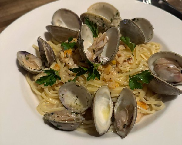 Safina clam linguine