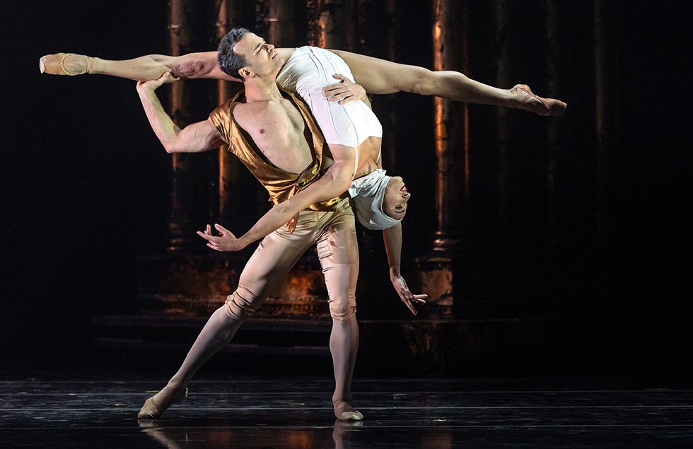 Randy Crespo and Marize Fumero in Milwaukee Ballet's ‘Casanova’