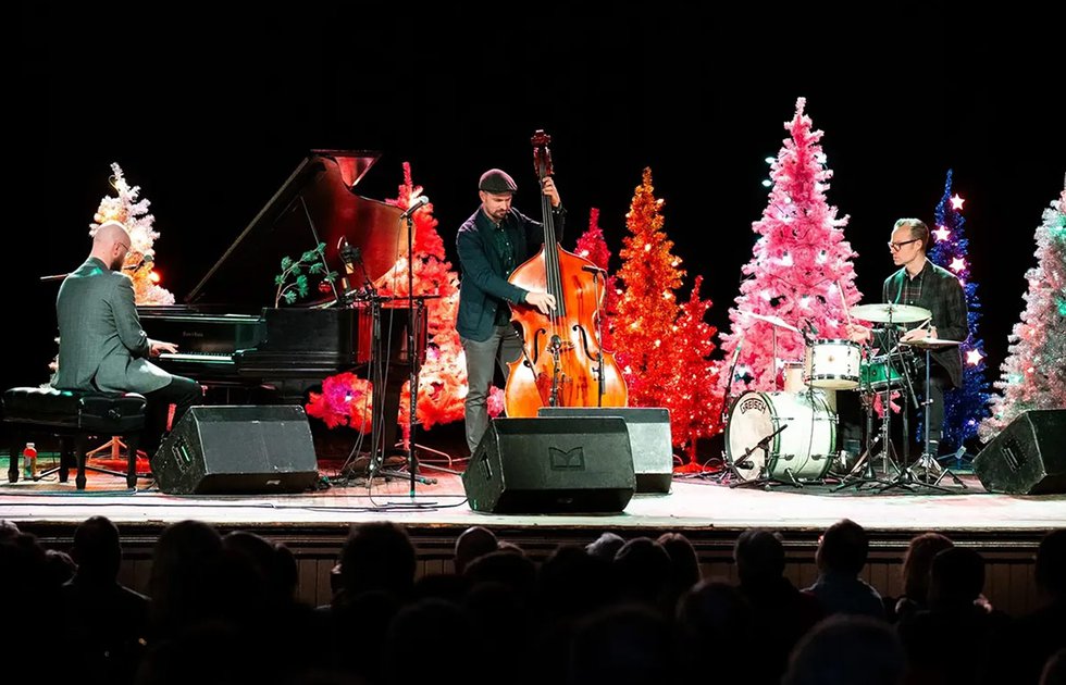 The Commercialists play the music of "A Charlie Brown Christmas"